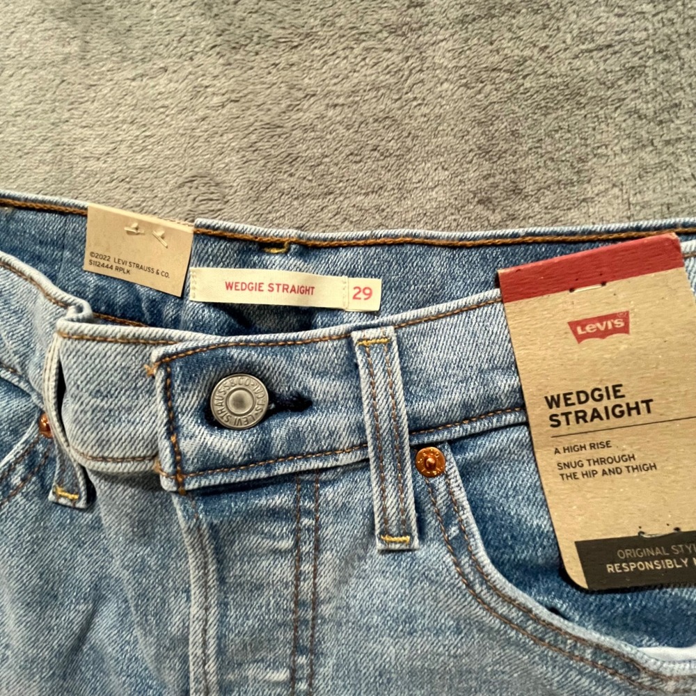 Levi's Wedgie Straight Women 29/8 Light Blue Distressed High Rise Jeans - Picture 3 of 7